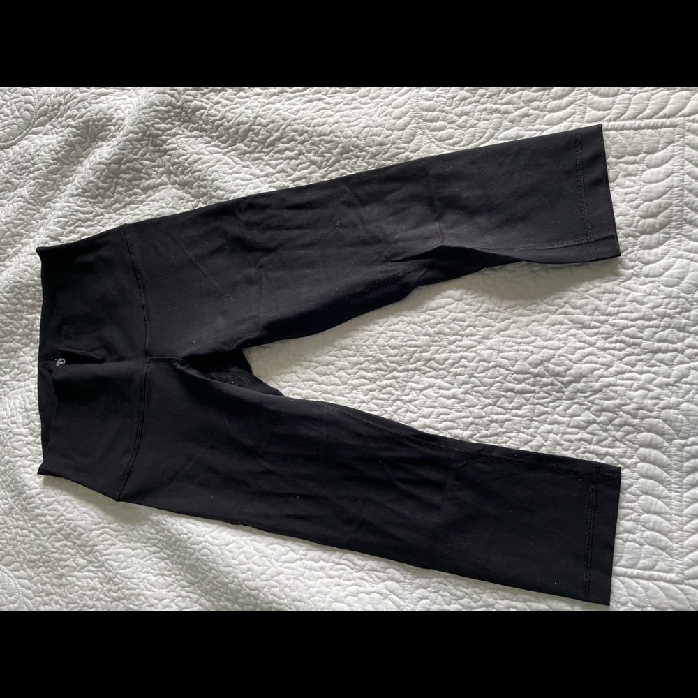 Lululemon high rise wunder under- plain black reversible